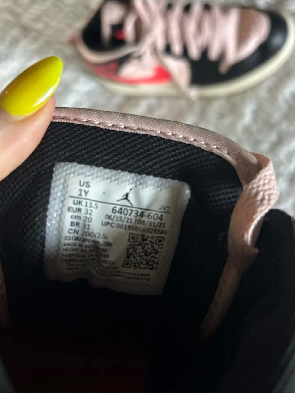 Nike Pink &Black Air Jordan 1 Mid high tops size 1 youth